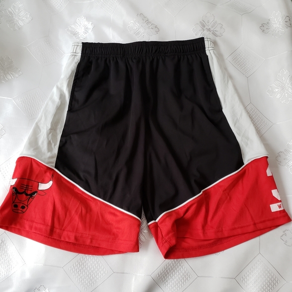 boys chicago bulls shorts